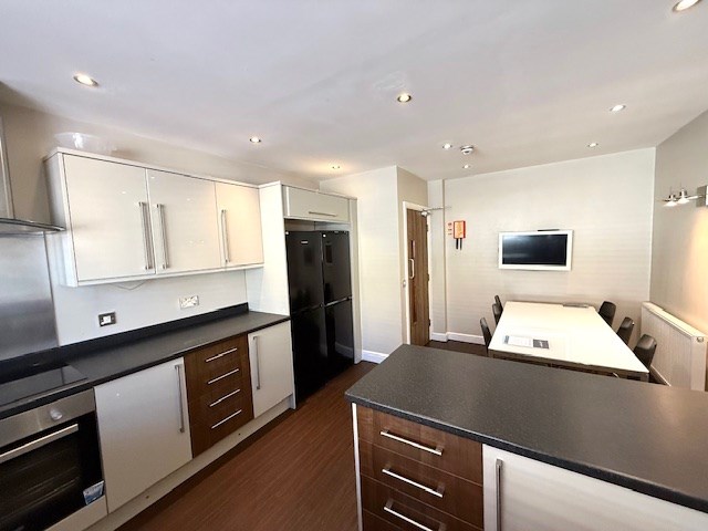 92 The Railway Residence - Ground Floor