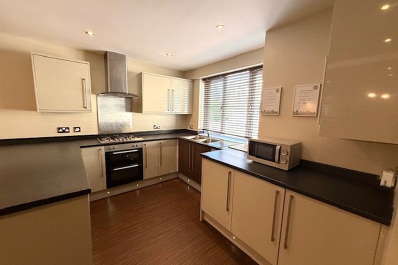 94/96 The Railway Residence  94/96 The Railway Residence