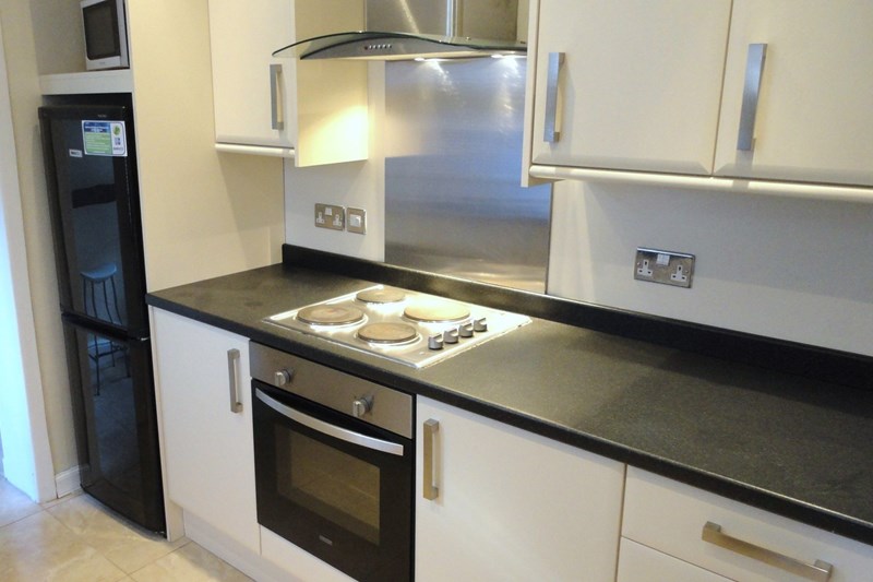 3-Bedroom Terraced House (Gresty Road) 3-Bedroom Terraced House (Gresty Road)