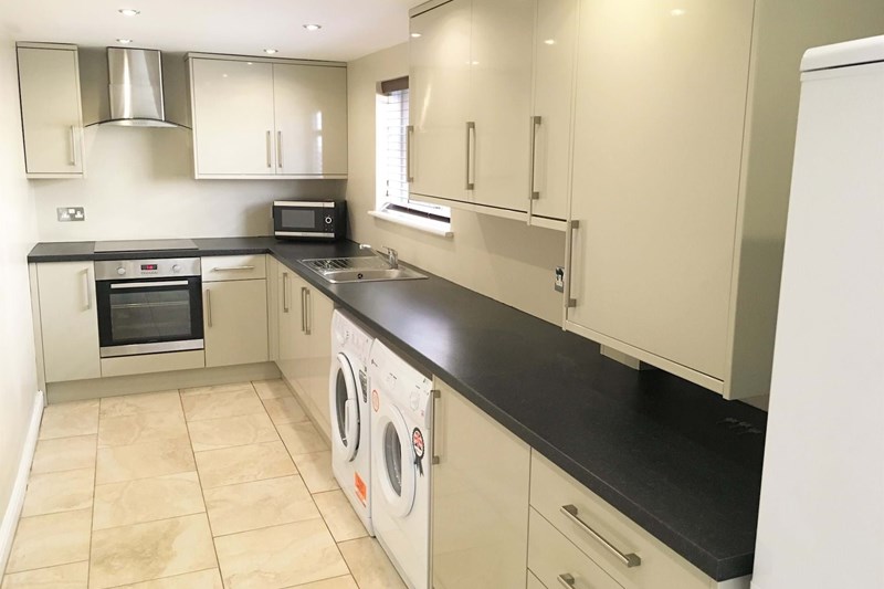 2-Bedroom Ground Floor Apartment (West Street) 2-Bedroom Ground Floor Apartment (West Street)