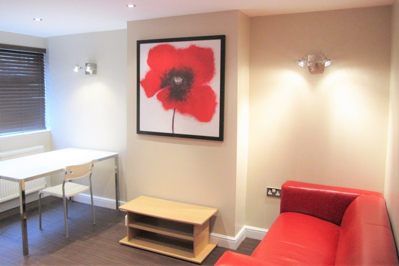 4-Bedroom End Terrace House (Hope Street) 4-Bedroom End Terrace House (Hope Street)